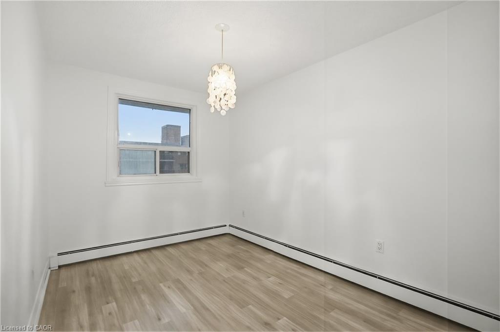 401-30 Summit Avenue Property Photo 16