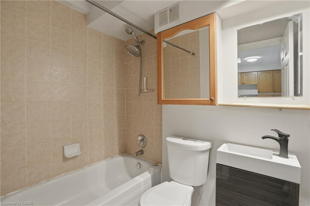 303-30 Summit Avenue Property Photo 16