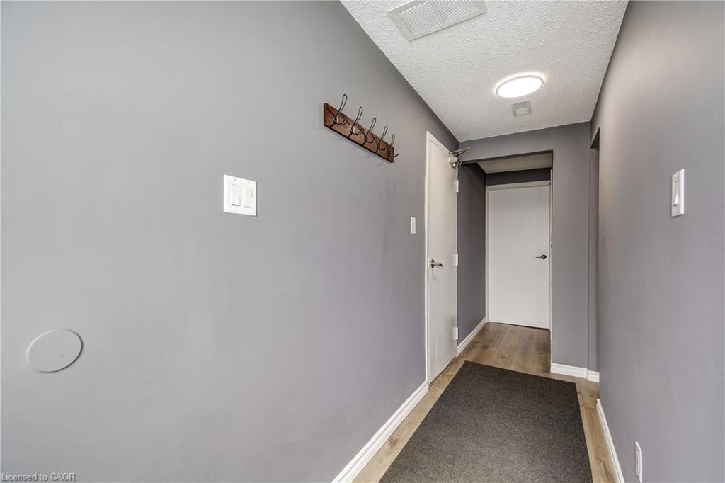 18-135 Chalmers Street S Property Photo 4