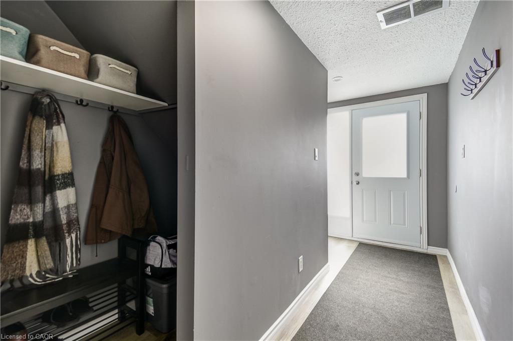 18-135 Chalmers Street S Property Photo 5