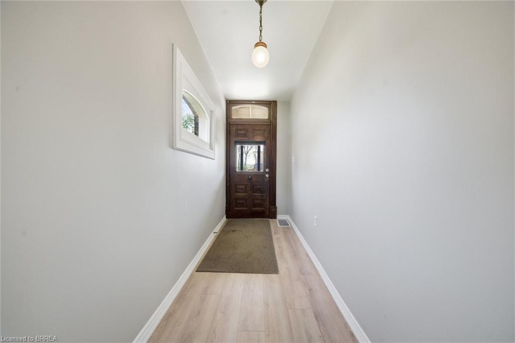 76 Brock Street Property Photo 4