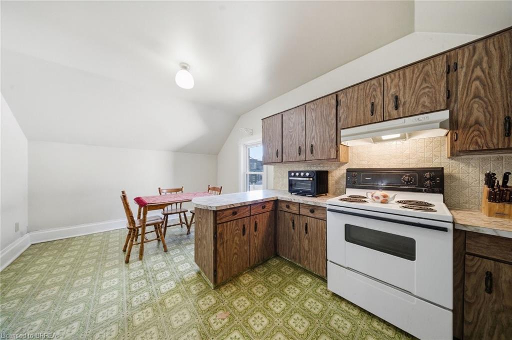 76 Brock Street Property Photo 15