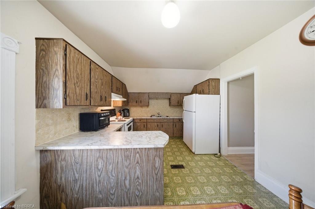 76 Brock Street Property Photo 16