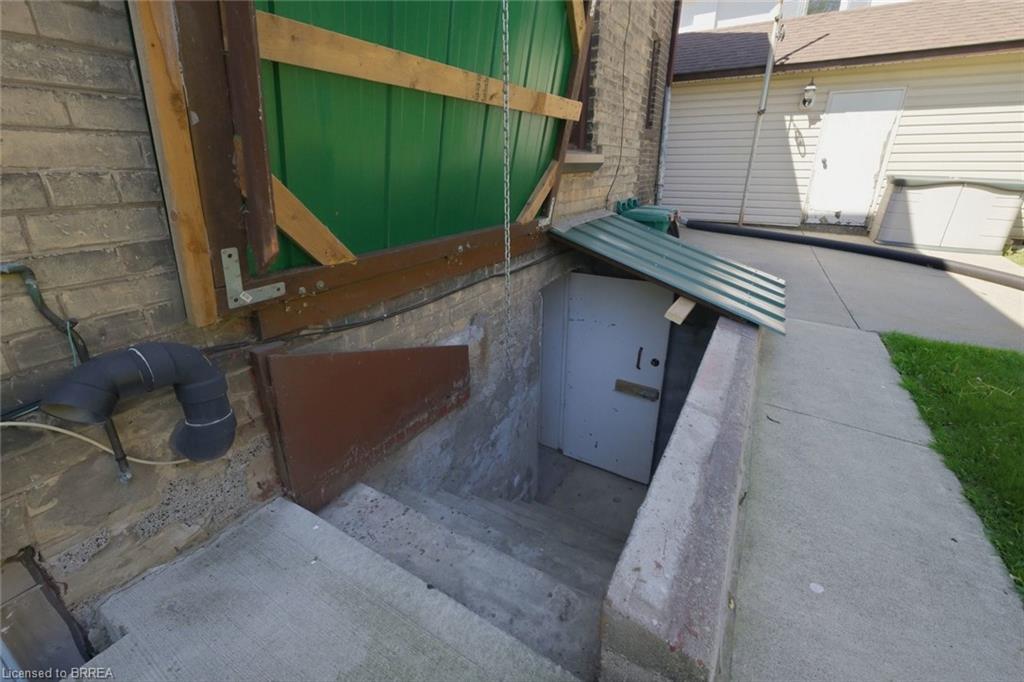 76 Brock Street Property Photo 22
