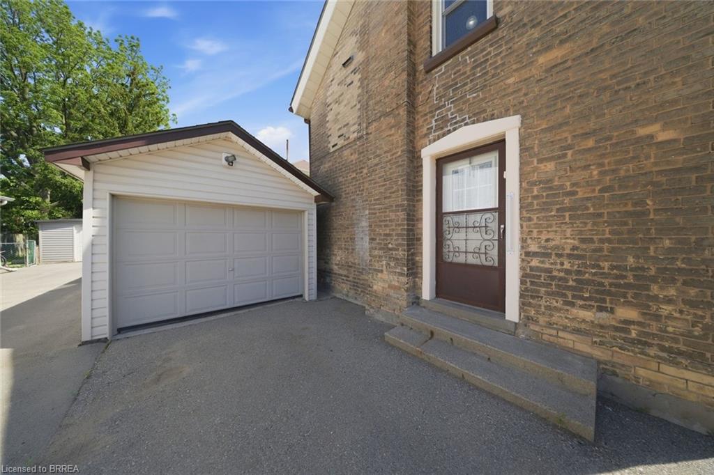 76 Brock Street Property Photo 24
