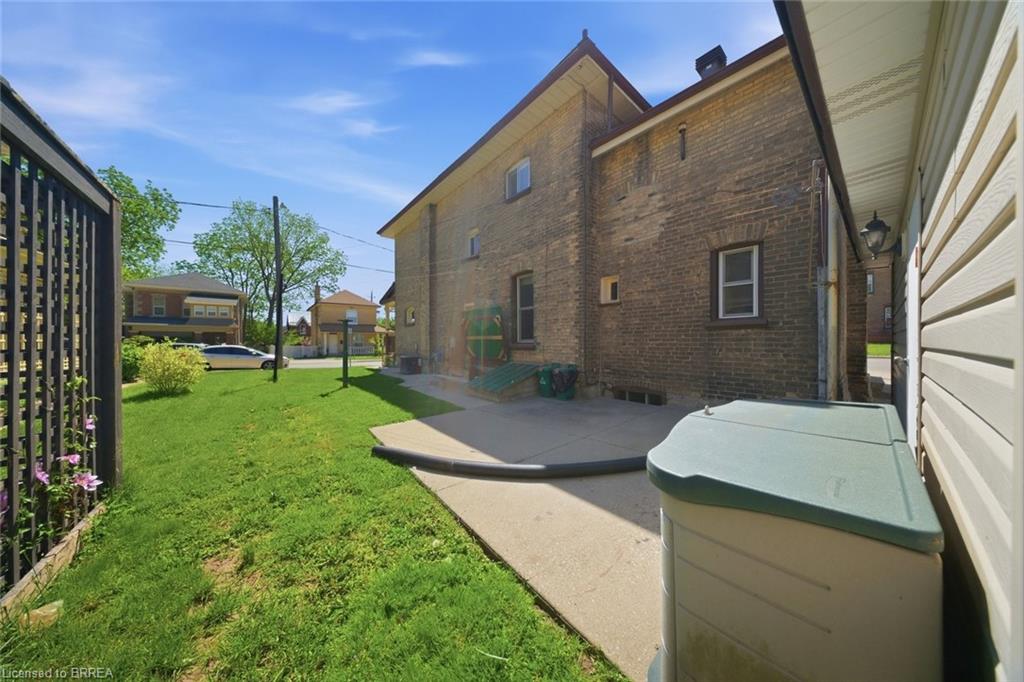 76 Brock Street Property Photo 28