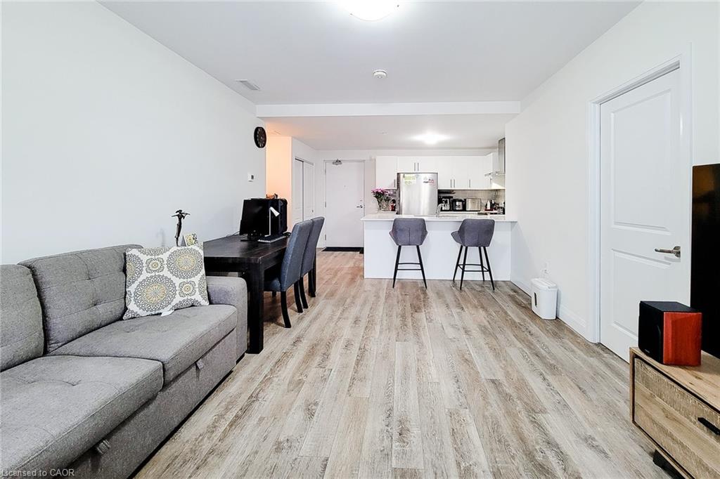 217-1 Redfern Avenue Property Photo 23