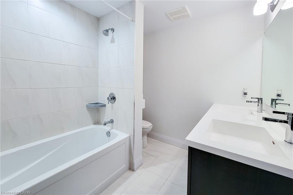 217-1 Redfern Avenue Property Photo 32