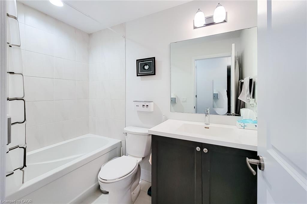 217-1 Redfern Avenue Property Photo 37