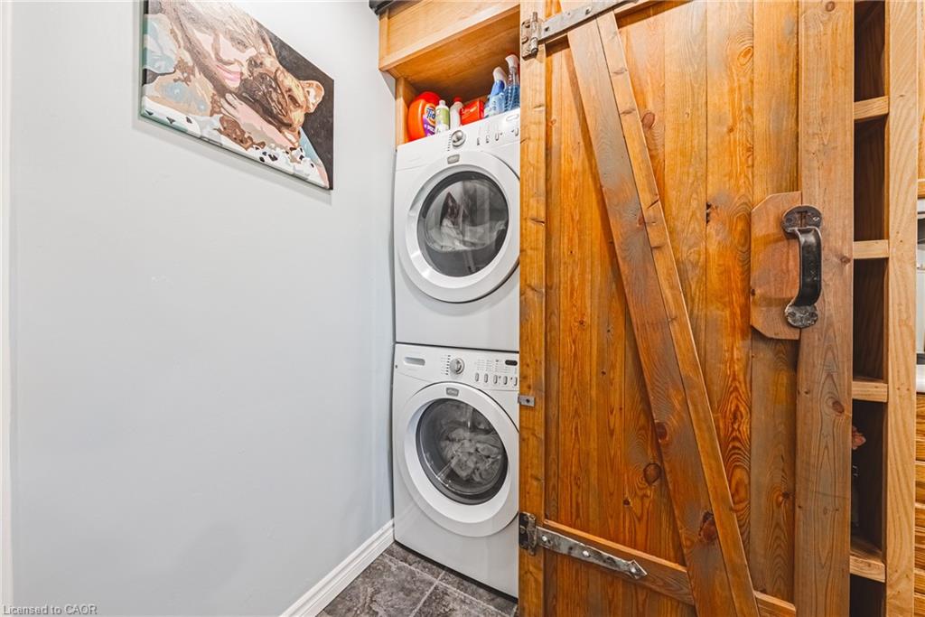 242 East 43rd Street Property Photo 12