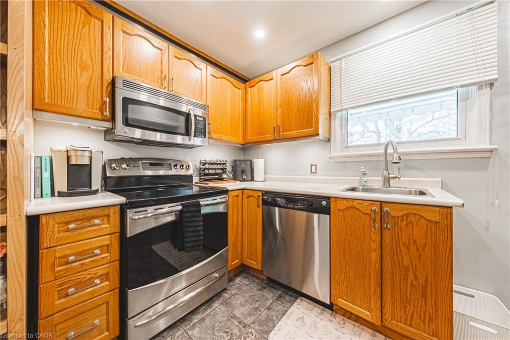 242 East 43rd Street Property Photo 13