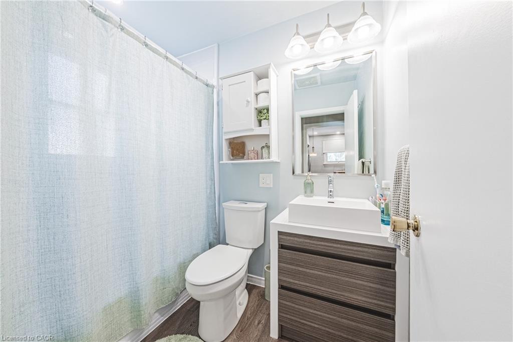 242 East 43rd Street Property Photo 14
