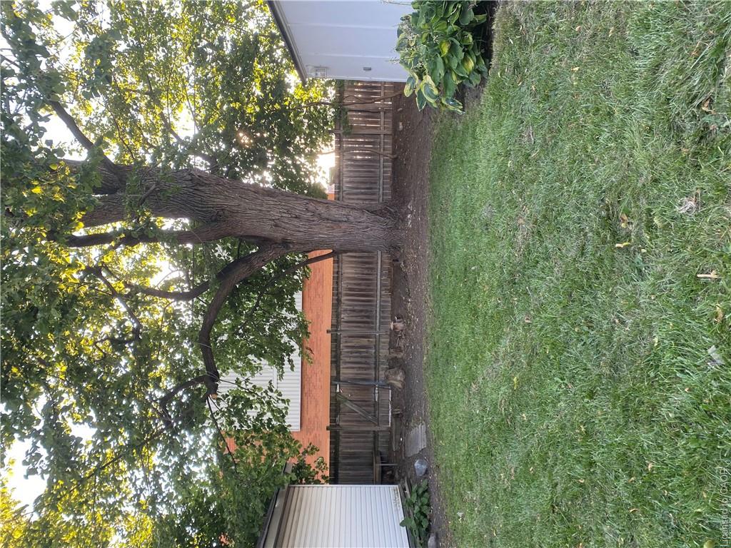 242 East 43rd Street Property Photo 32