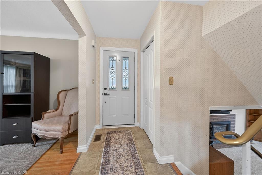 582 Woodview Road Property Photo 8