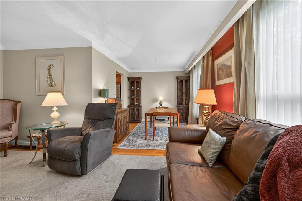 582 Woodview Road Property Photo 10