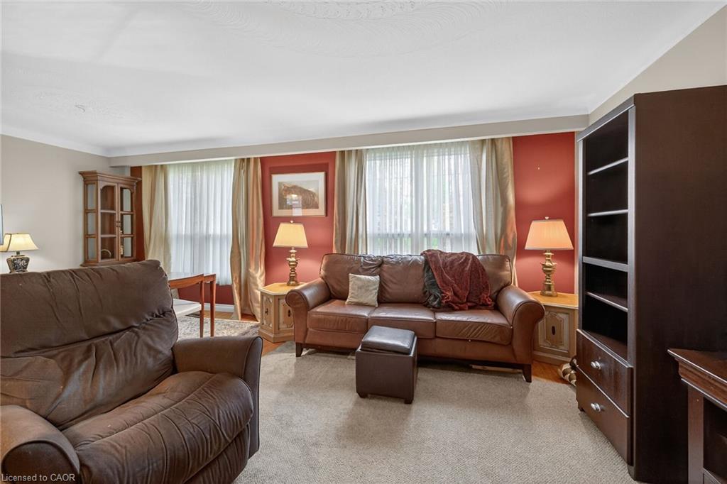 582 Woodview Road Property Photo 12