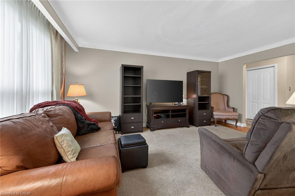 582 Woodview Road Property Photo 13