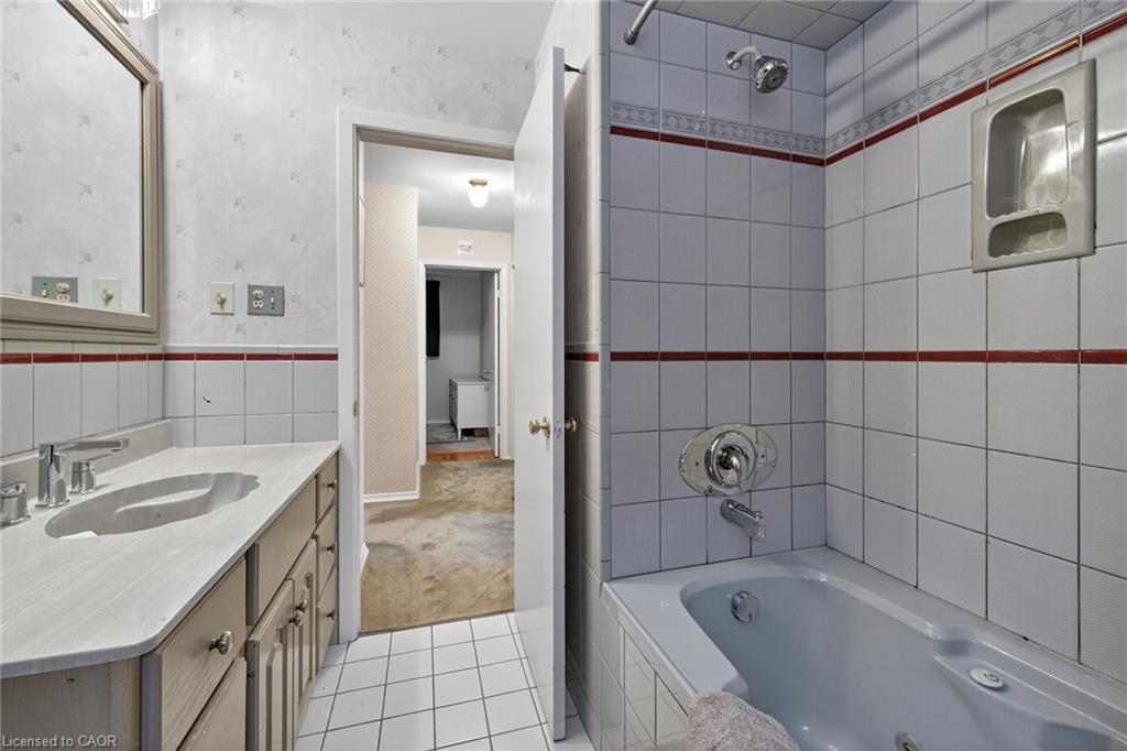 582 Woodview Road Property Photo 31