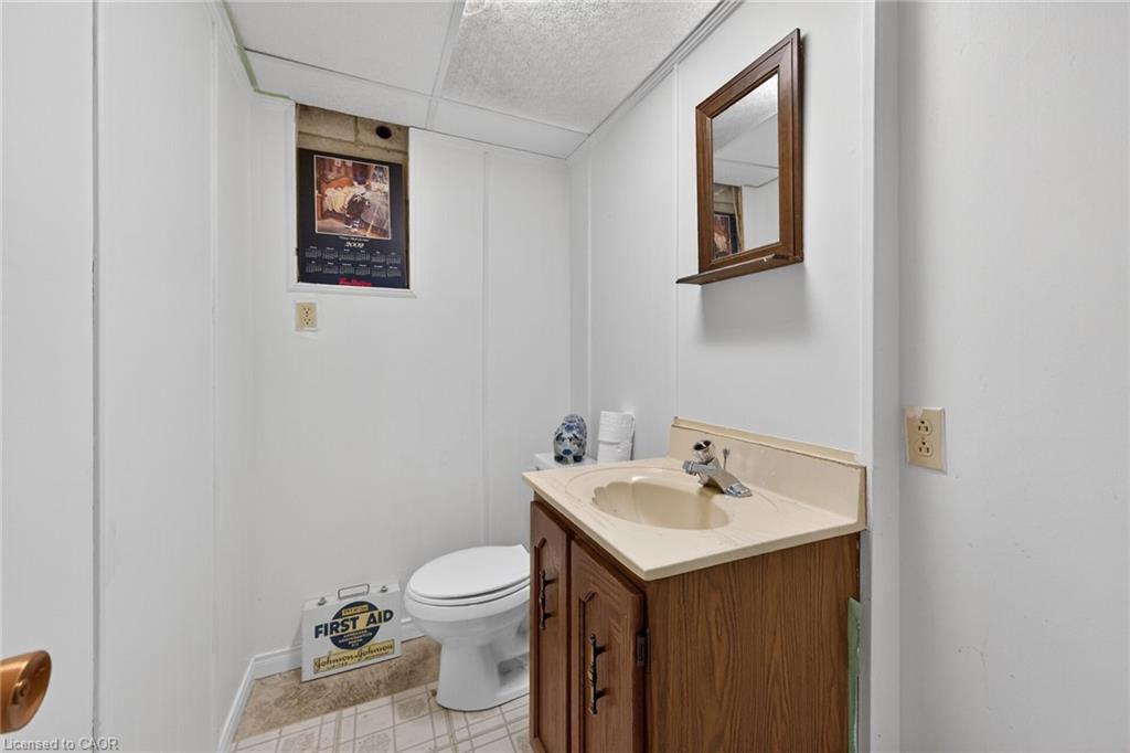 582 Woodview Road Property Photo 37