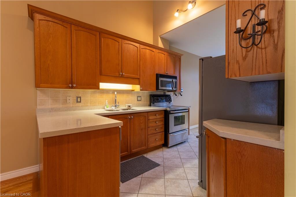 4066 Medland Drive Property Photo 8