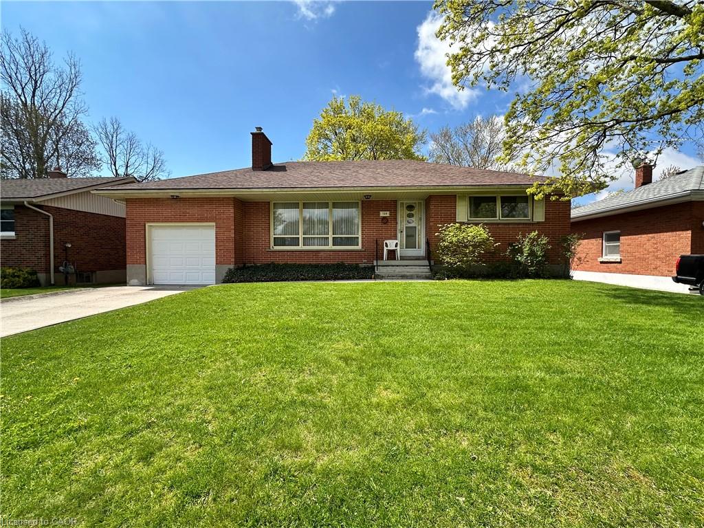 130 Gardiner Avenue E Property Photo 1