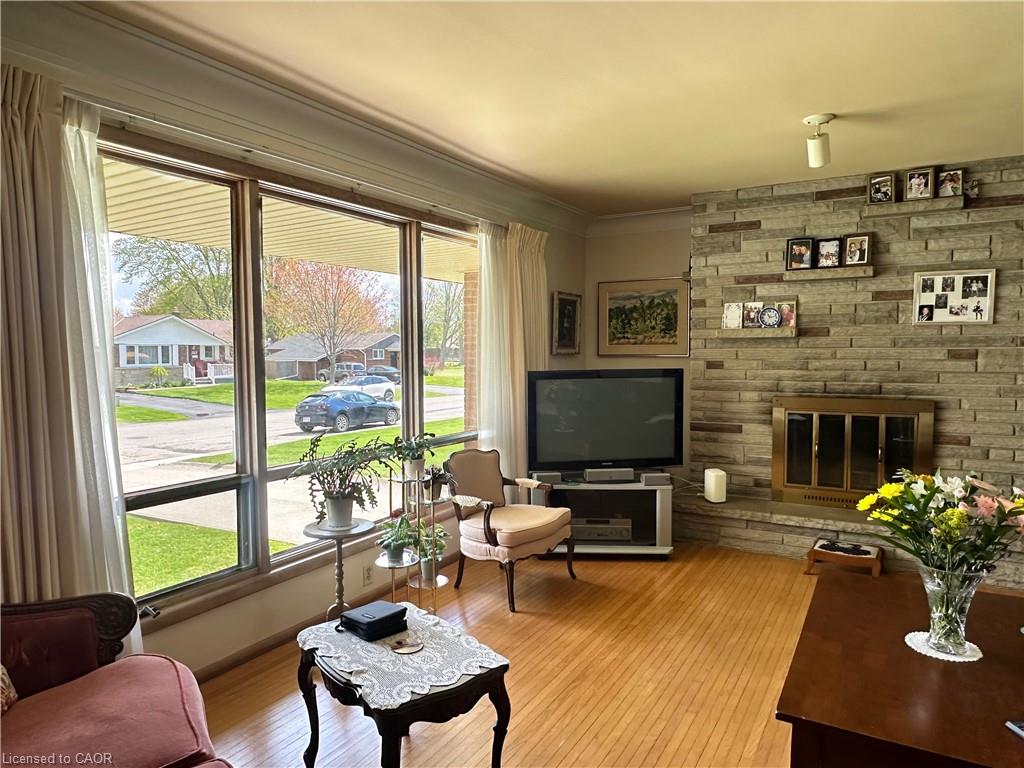 130 Gardiner Avenue E Property Photo 11