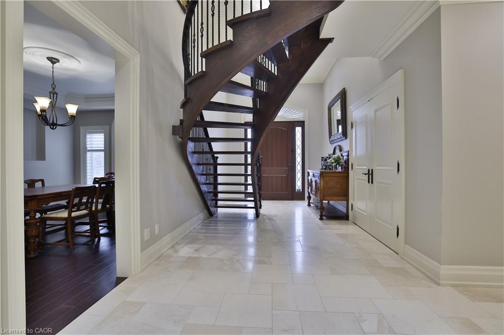 390 Seaton Drive Property Photo 10