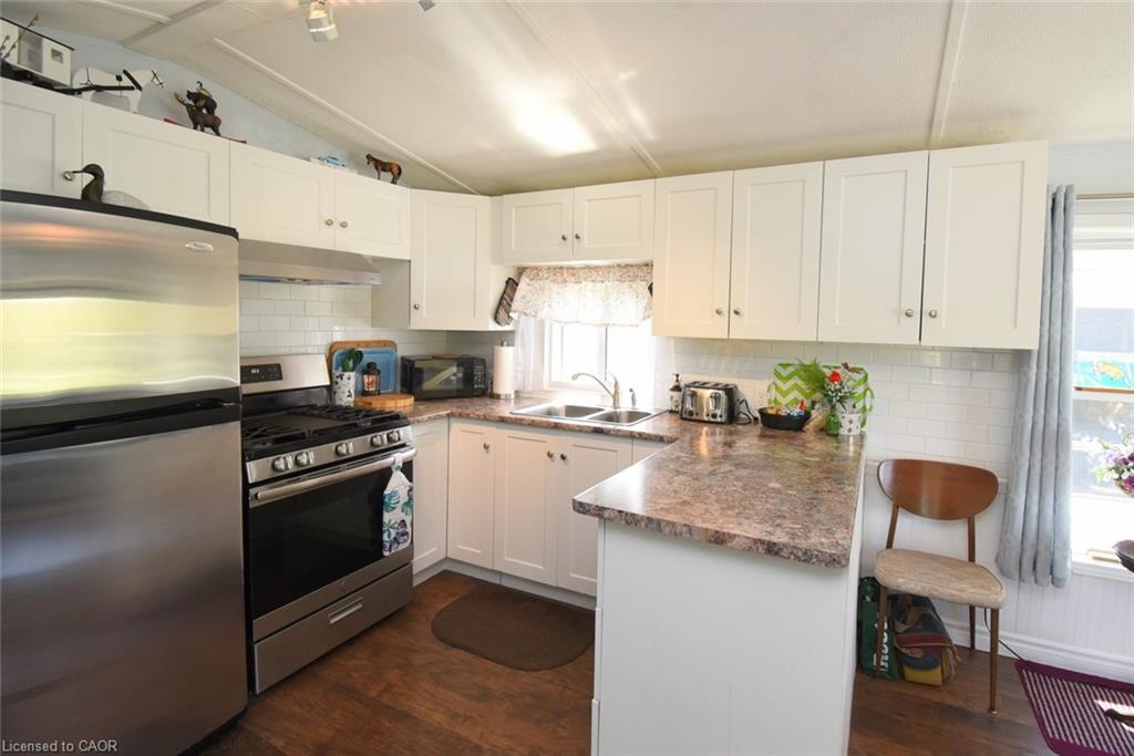 2490 Governors Road Property Photo 14