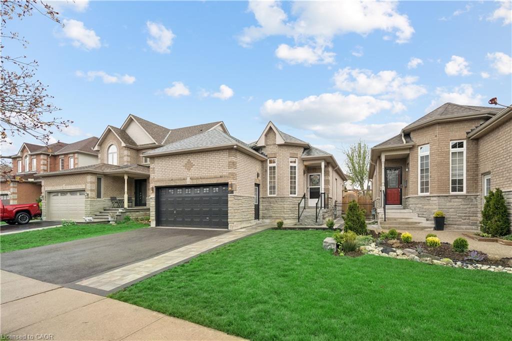 27 Spruce Boulevard Property Photo 2
