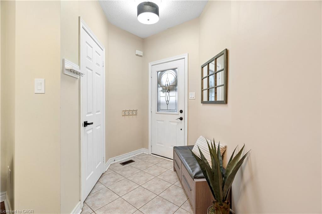 27 Spruce Boulevard Property Photo 4