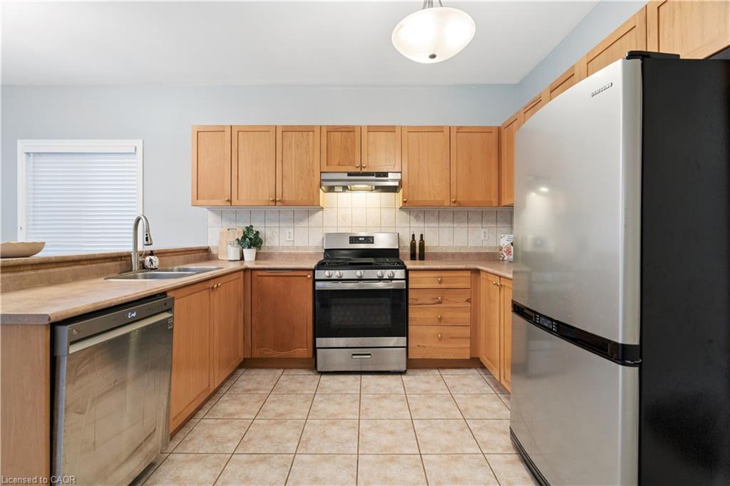 27 Spruce Boulevard Property Photo 8