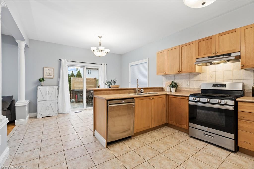 27 Spruce Boulevard Property Photo 10
