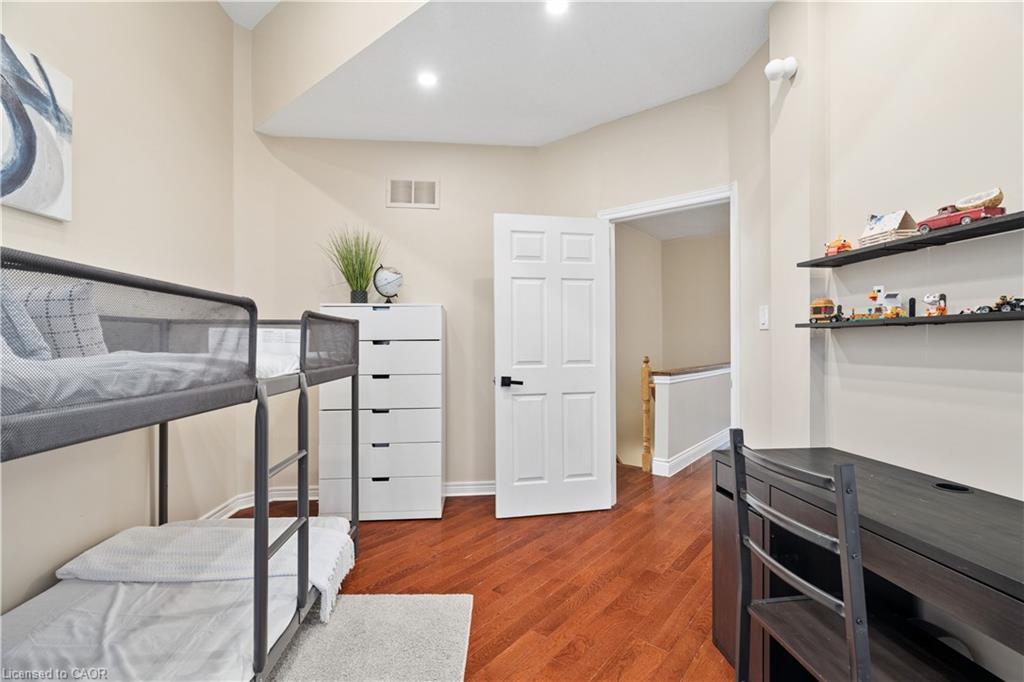 27 Spruce Boulevard Property Photo 20