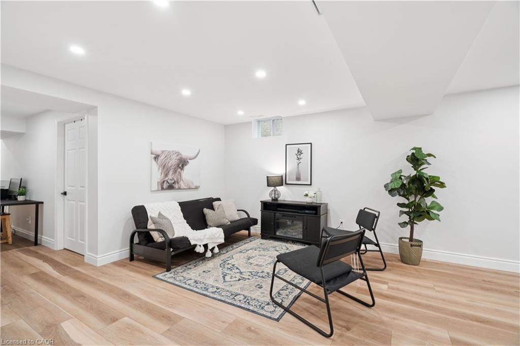 27 Spruce Boulevard Property Photo 31