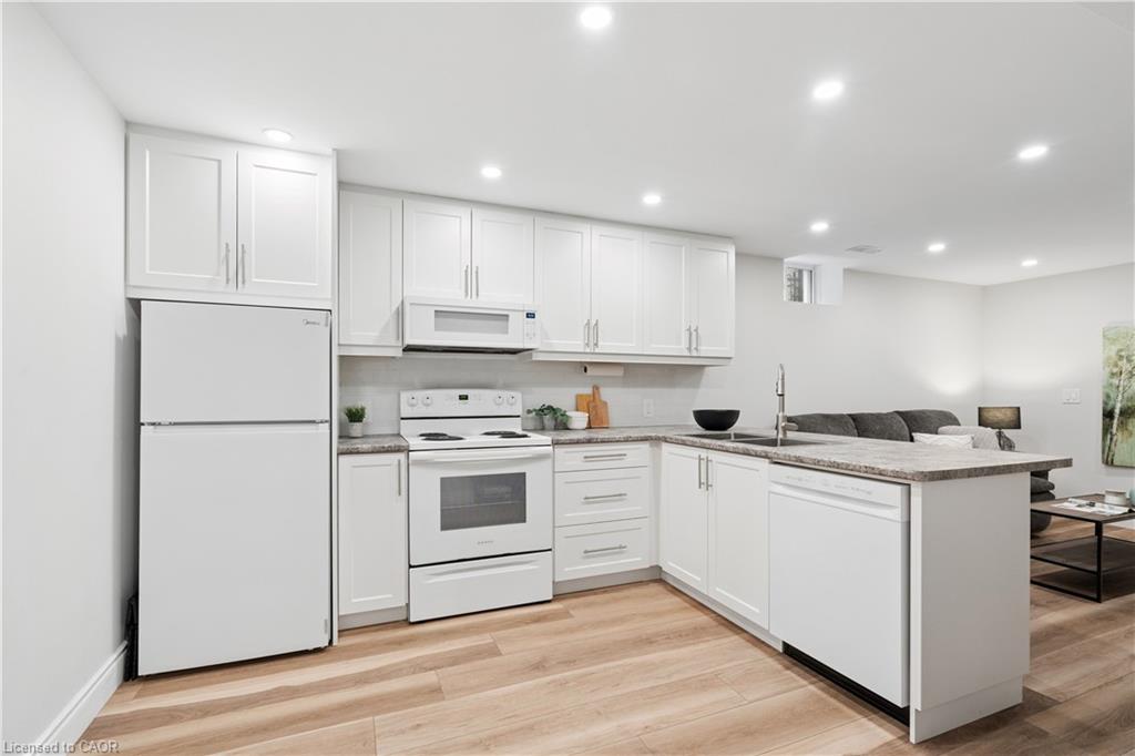 27 Spruce Boulevard Property Photo 37