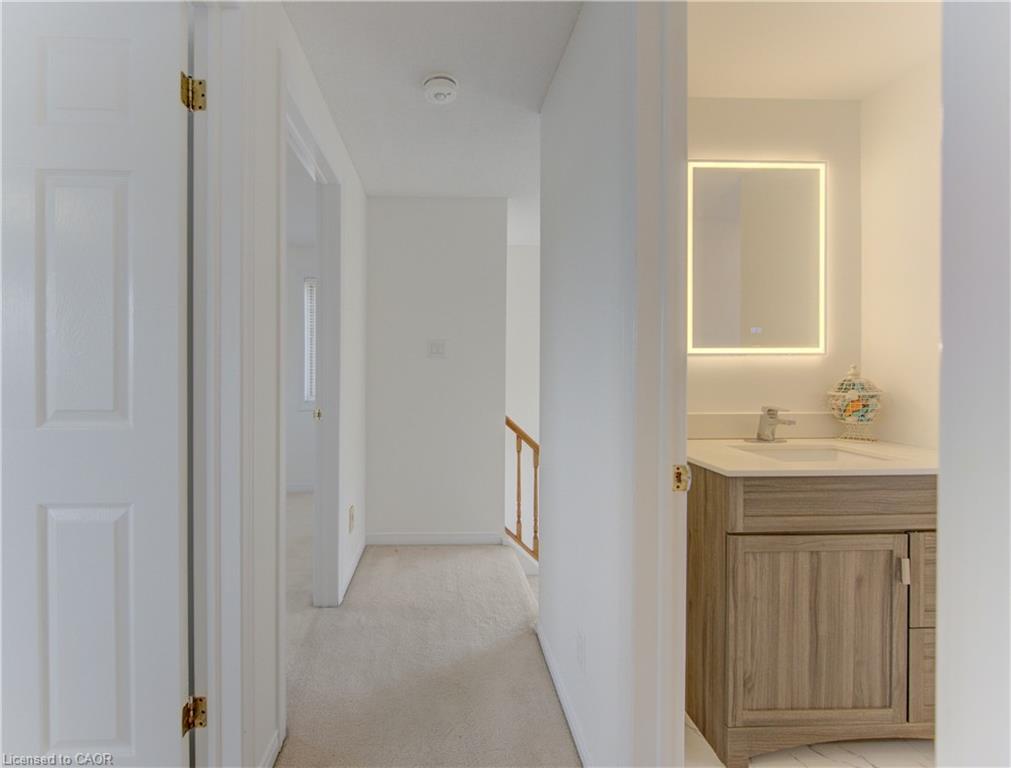 699 Grange Crescent Property Photo 20