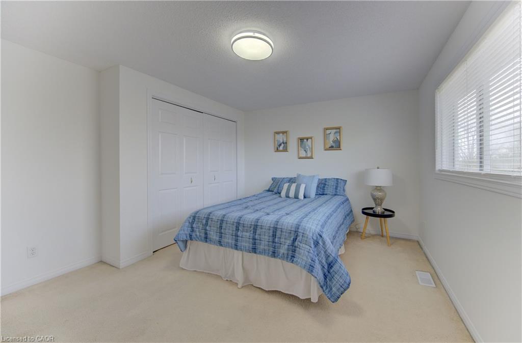 699 Grange Crescent Property Photo 24