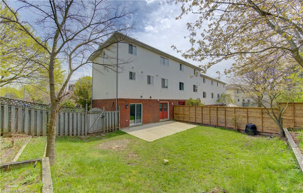 699 Grange Crescent Property Photo 39