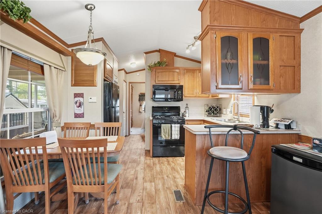 19-2490 Governor's Road S Property Photo 10