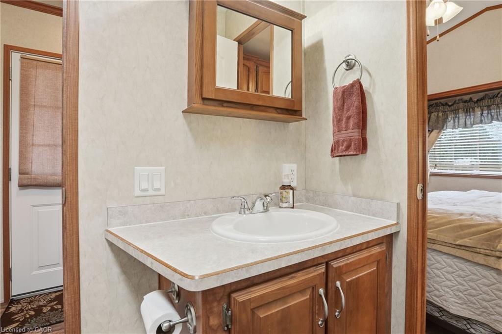 19-2490 Governor's Road S Property Photo 16