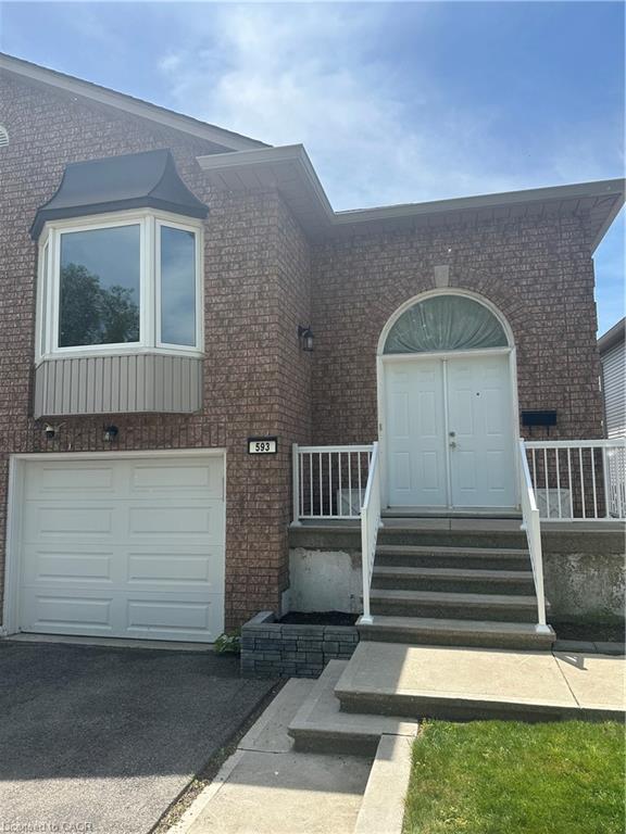 593 Grey Street Property Photo 4