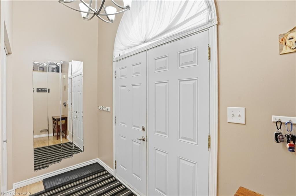 593 Grey Street Property Photo 5