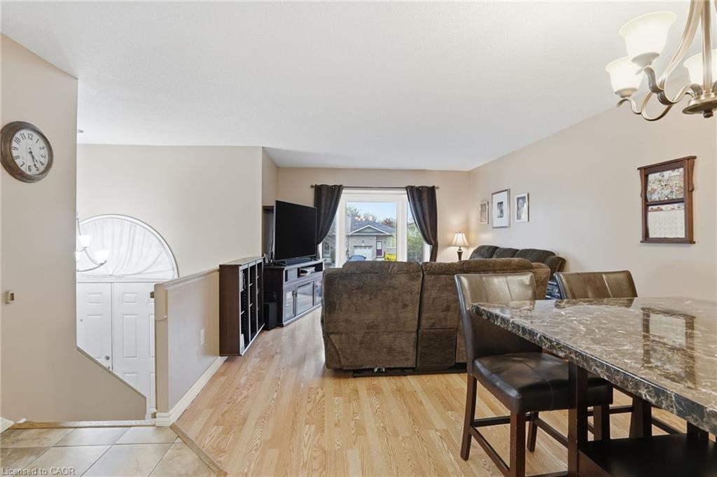 593 Grey Street Property Photo 6