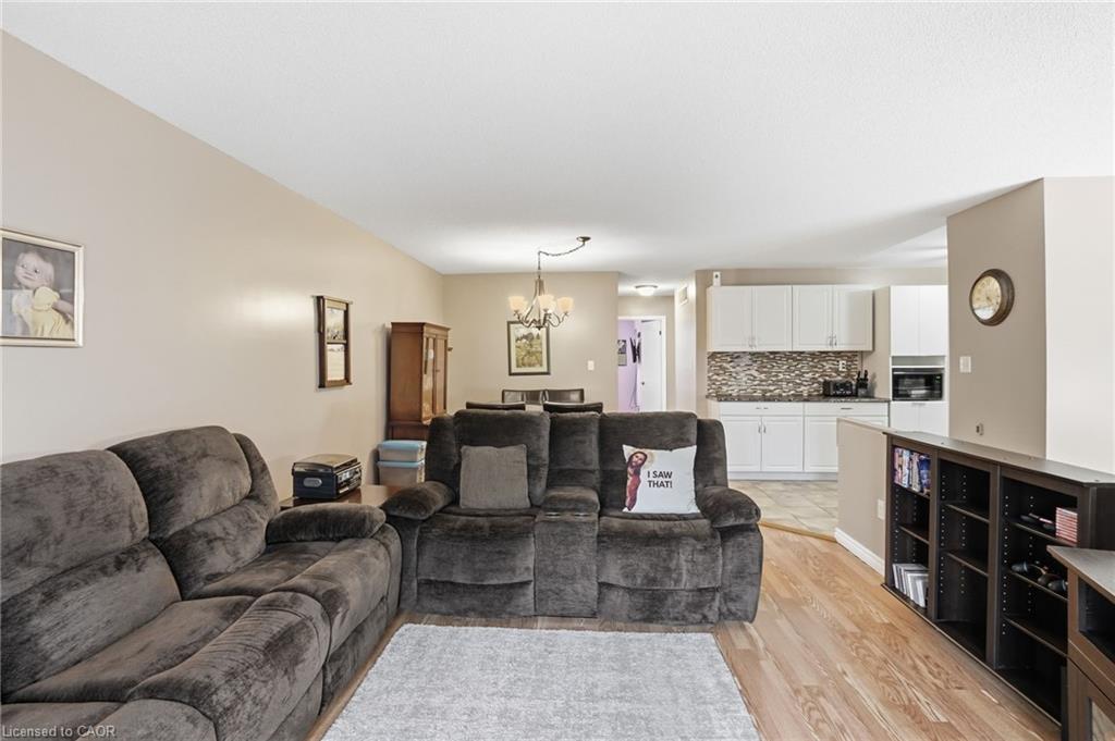 593 Grey Street Property Photo 8