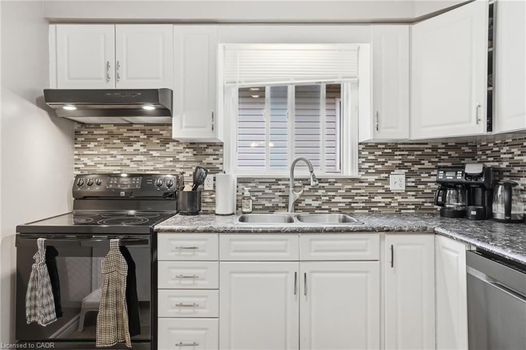 593 Grey Street Property Photo 12
