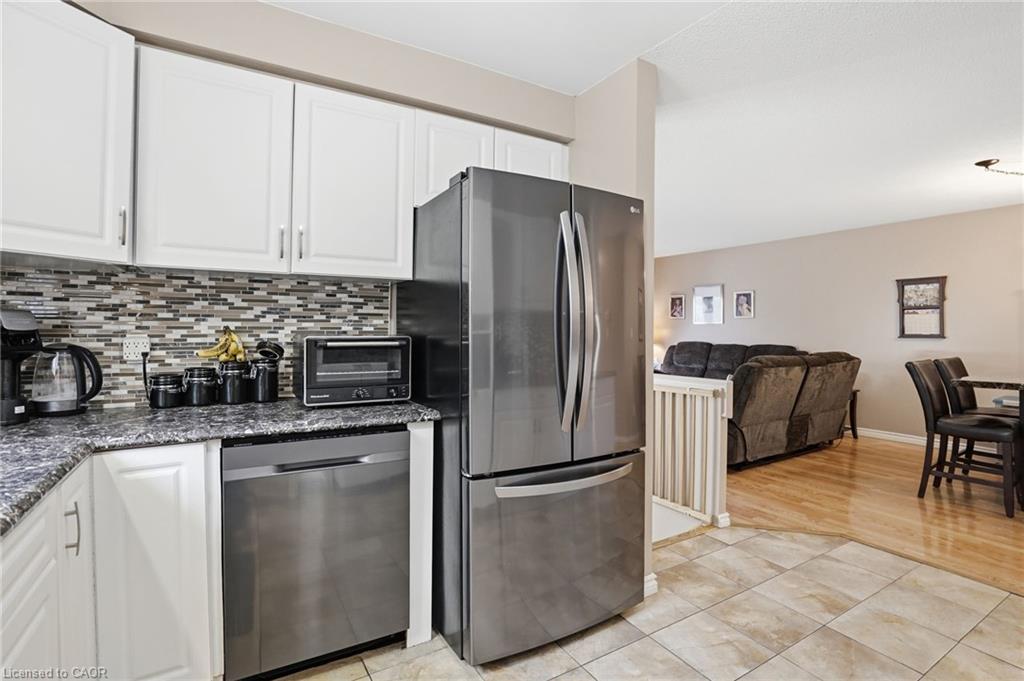 593 Grey Street Property Photo 13