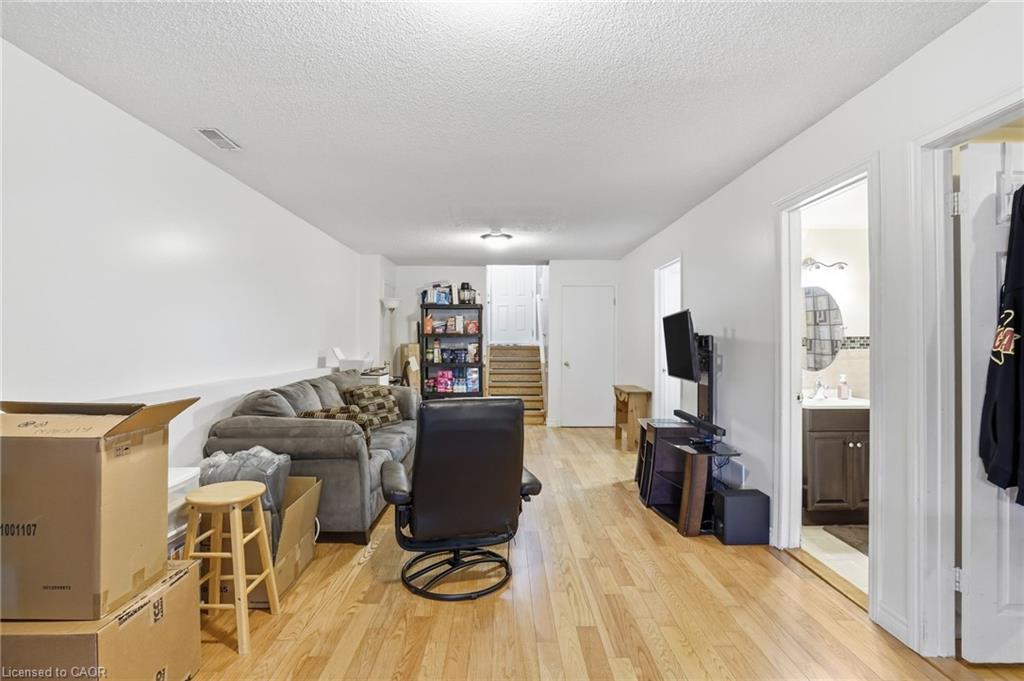593 Grey Street Property Photo 27