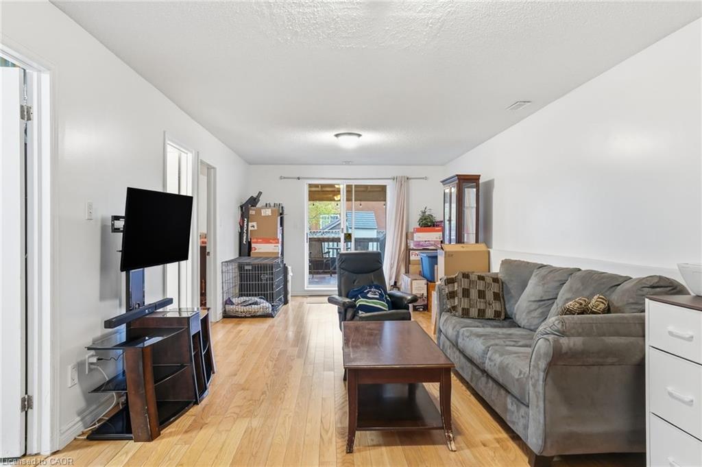 593 Grey Street Property Photo 29