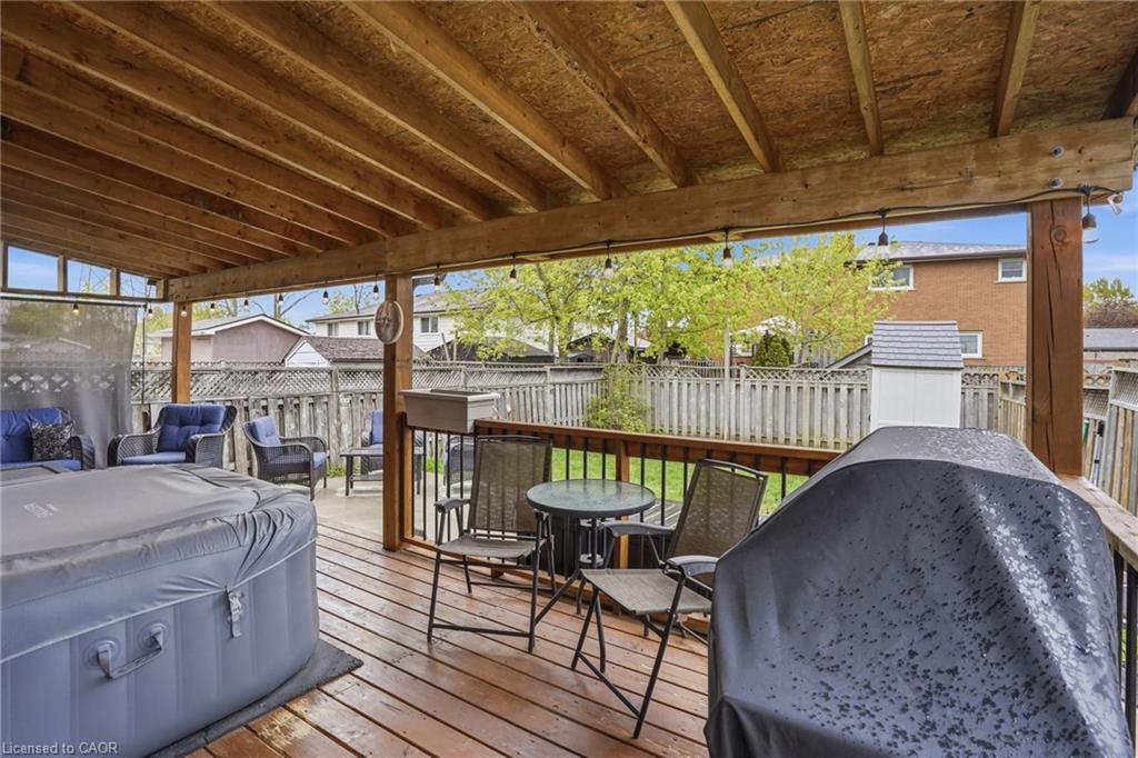 593 Grey Street Property Photo 43
