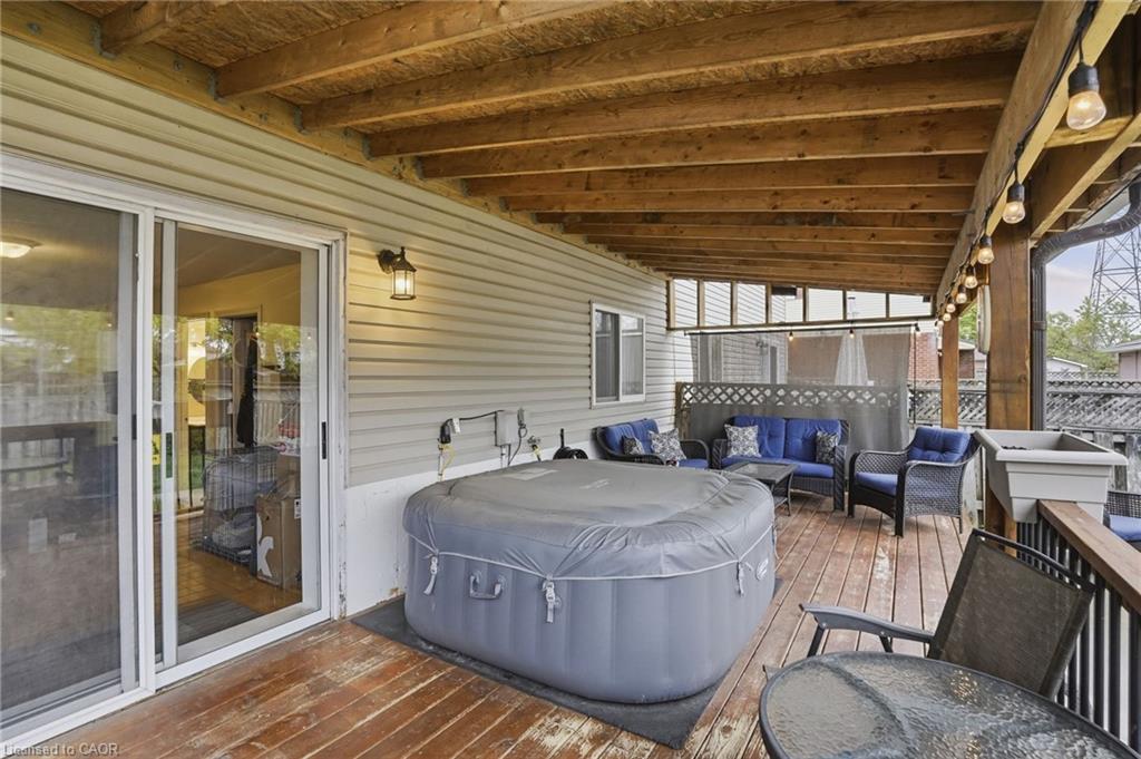 593 Grey Street Property Photo 44